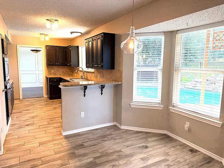 2417 Warwick Ave — Photo 16
