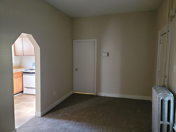 2nd image of 615 Pearl St APT 7