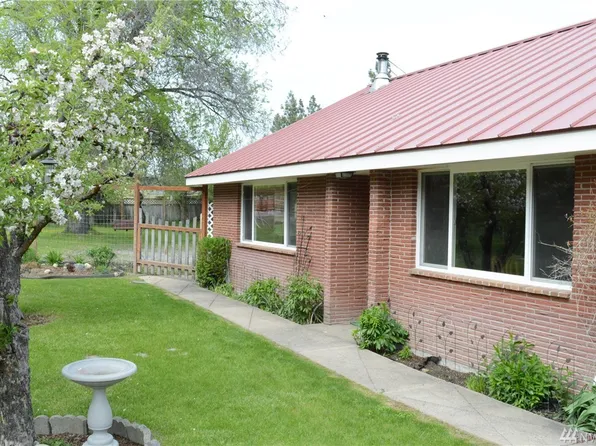344 W Chewuch Rd, Winthrop, WA 98862