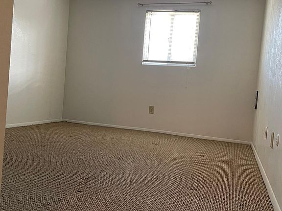 5th image of 59 Wallace Ln APT J