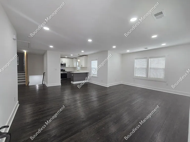 1064 Westmoor Dr NW — Photo 3