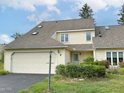 9 Standish Drive, Glenmont, NY, 12077