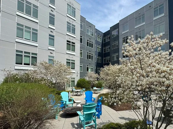 180 Telford St Unit 519, Brighton, MA 02135