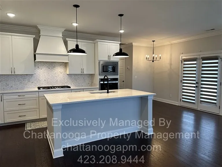 1526 Bowtie Rd — Photo 9
