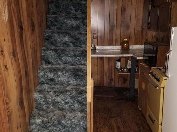 3rd image of 16824 Byron Dr