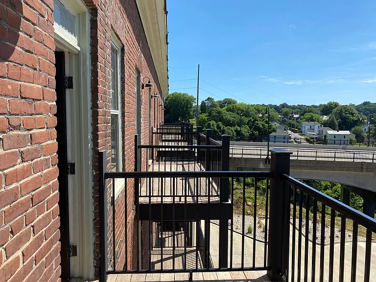 303 Rivermont Ave — Photo 37