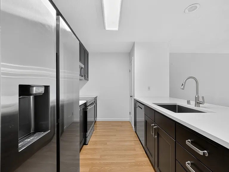 2201 The Alameda #1-27 — Photo 5