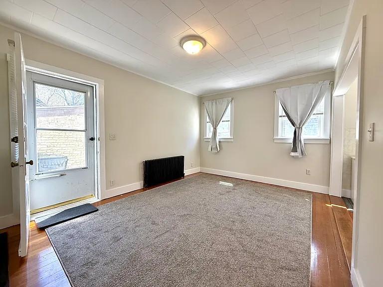 38 Webster St — Photo 4
