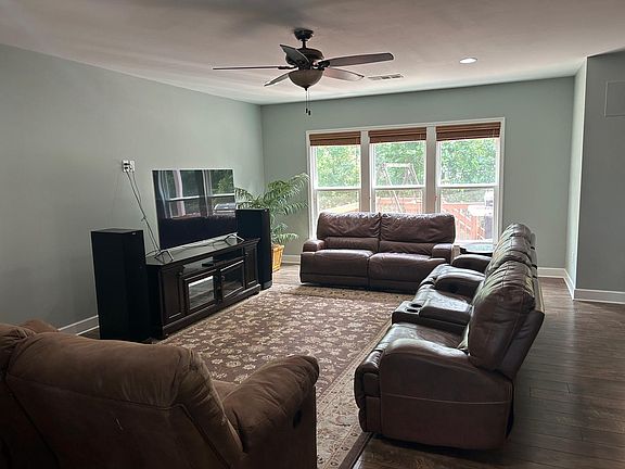 3rd image of 6940 Ashford Manor Way