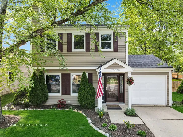 2S630 Cynthia Dr, Warrenville, IL 60555