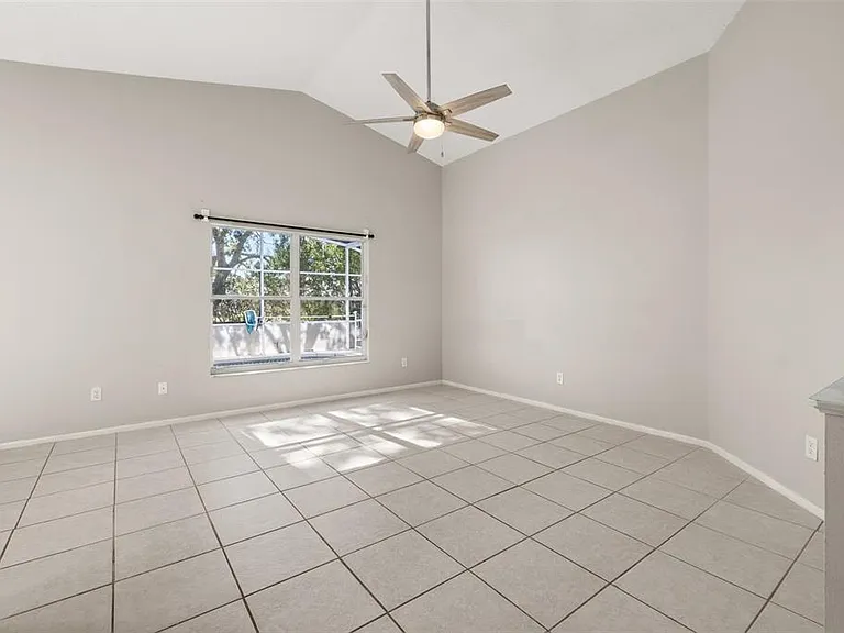 551 Castlemain Cir — Photo 14