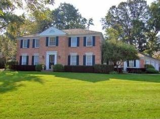 1185 Fairway Dr, Lake Forest, IL 60045