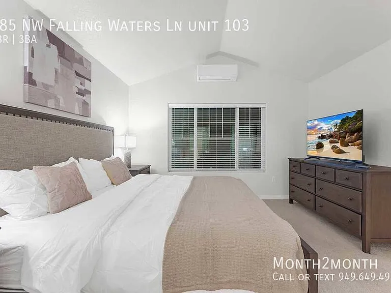 685 NW Falling Waters Ln #103 — Photo 16