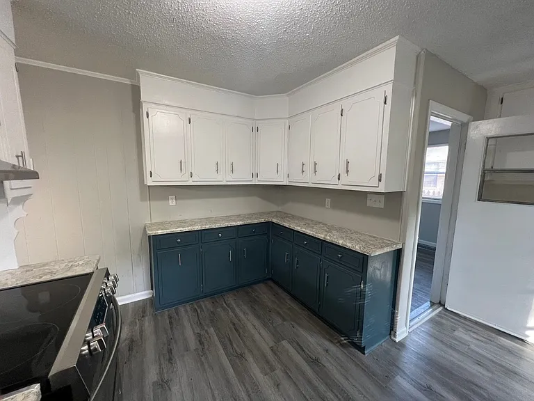 4120 Englewood Dr — Photo 10