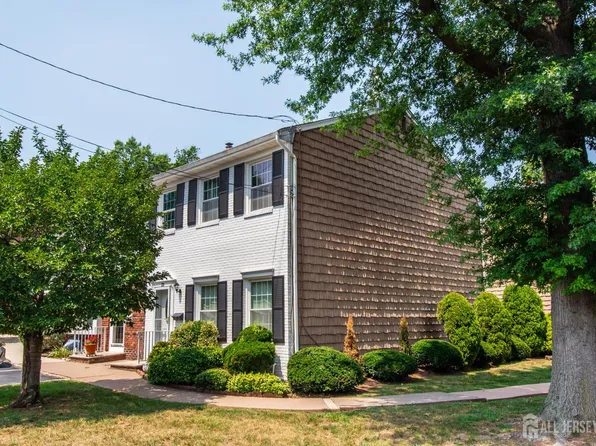 65 Wick Dr, Fords, NJ 08863