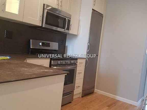 2nd image of 1140 31st Dr APT 2R