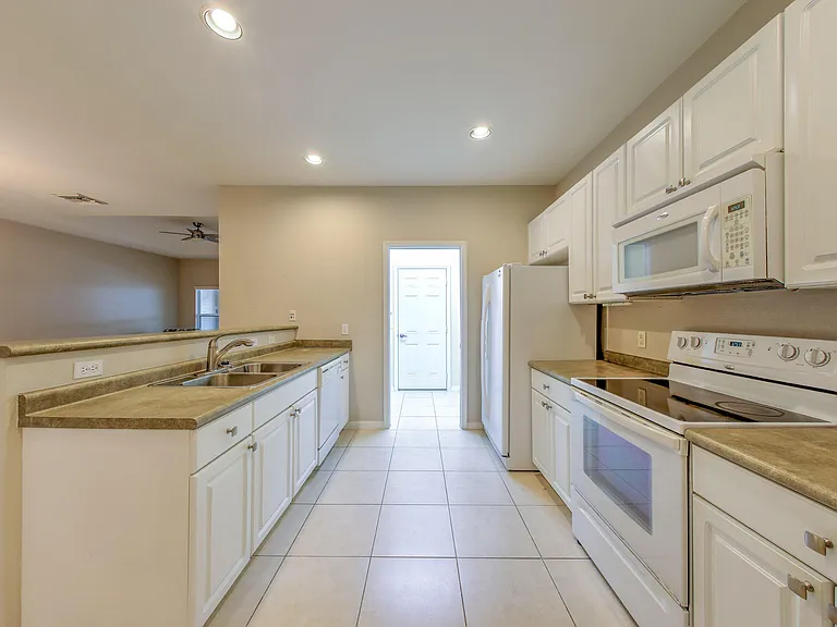 1868 S Dovetail Dr #C2 — Photo 9