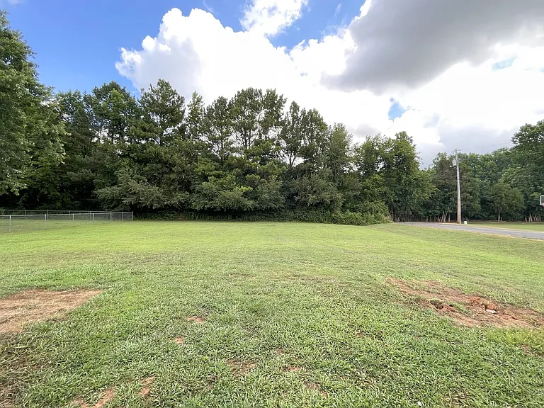 100 Brook Glen Dr — Photo 25