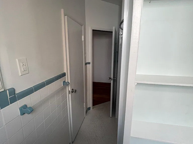 338 Rector St — Photo 15