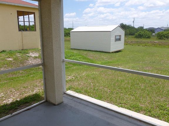 4th image of 816 Adeline Ave