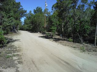 27 Robinhood Ln, Tijeras, NM 87059