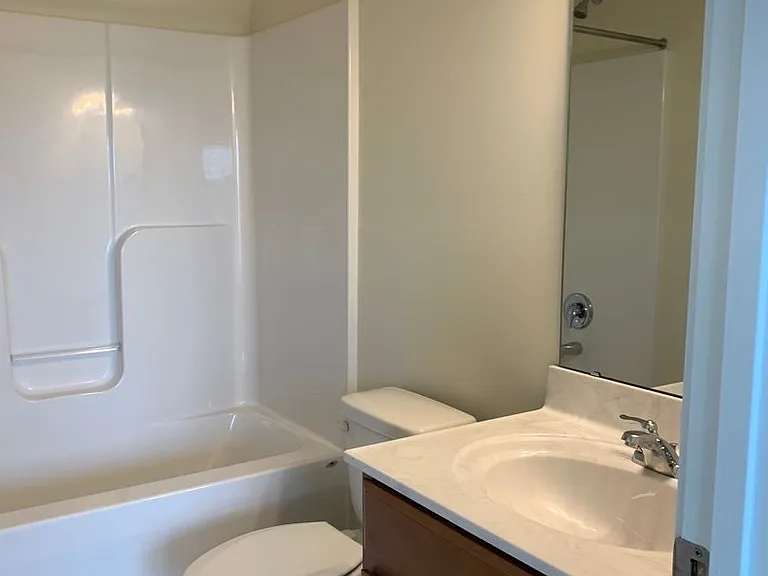 175 Phoenix Blvd NW — Photo 8
