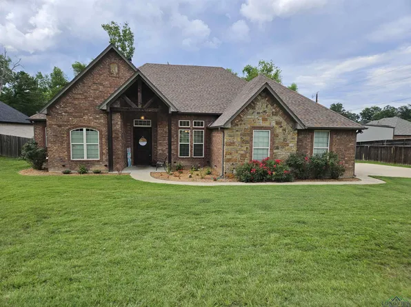110 Towering Oaks Bch, Longview, TX 75602