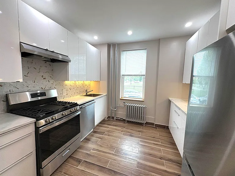 272 Hancock Ave #A — Photo 10
