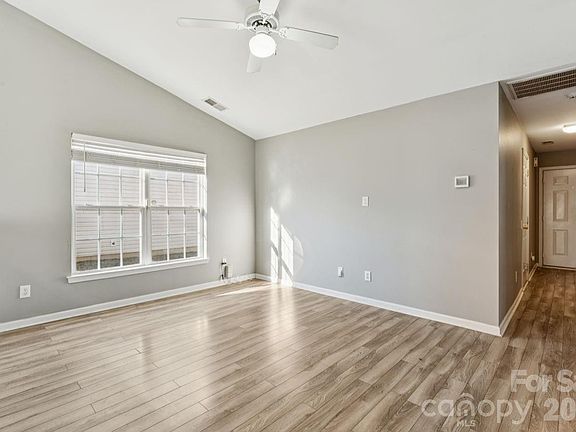 4th image of 1430 Braveheart Ln