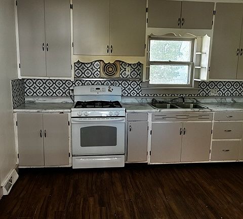 2nd image of 615 W Dale Ave #G22