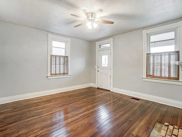 2312 Norwood Ave — Photo 7