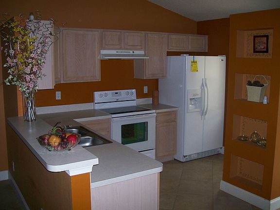 4th image of 3322 SW Ludlow St