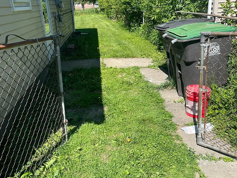 6342 Harold St — Photo 10