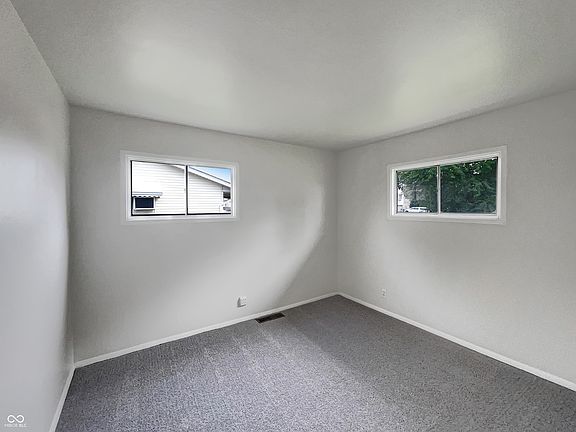 5th image of 2838 Delores Dr