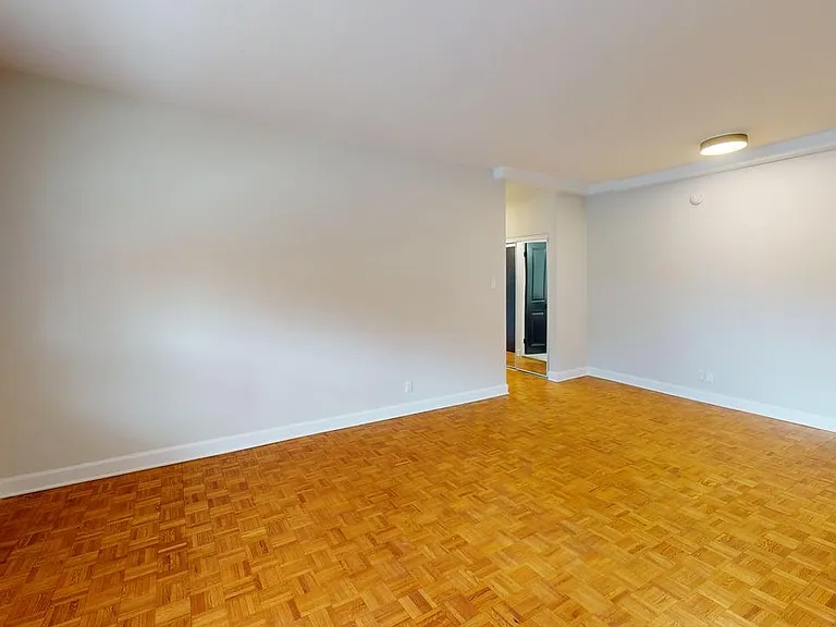 330 Metcalfe St — Photo 49