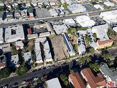 2nd image of 1153 S Bronson Ave