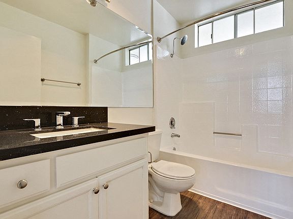 5th image of 618 S Detroit St APT 302
