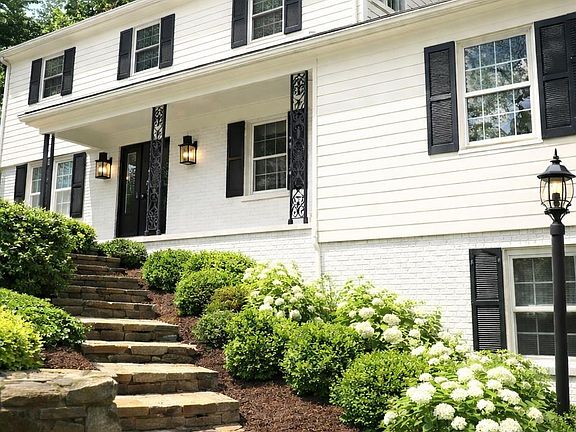 3rd image of 21 Deer Path