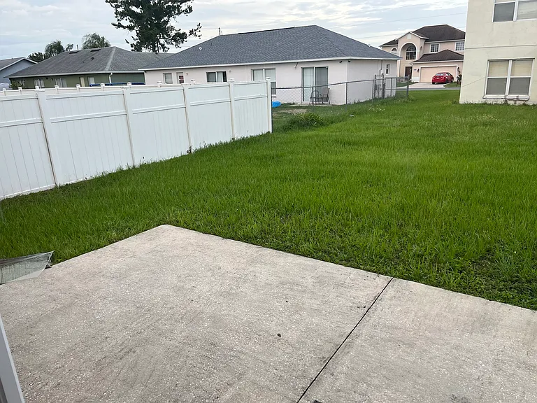 540 Brighton Ct — Photo 32