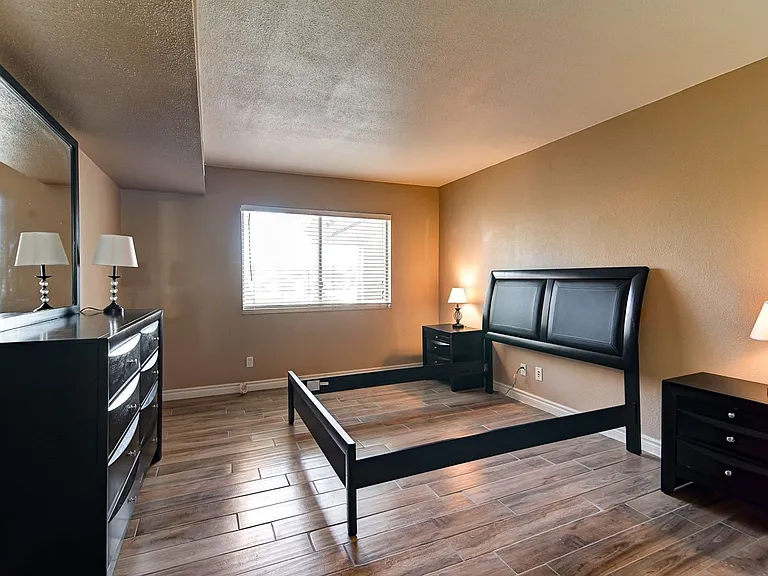 1440 Vegas Valley Dr #10 — Photo 9