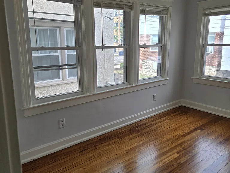 5103 Wyandotte St #1N — Photo 8