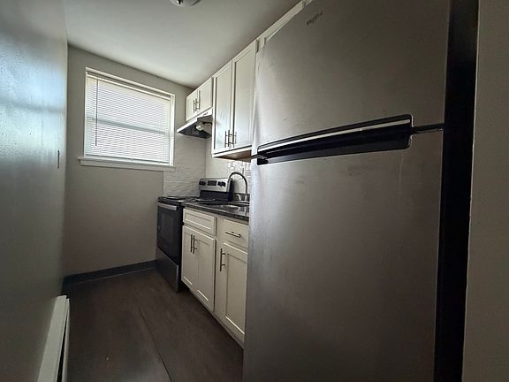 3rd image of 252-C2 Laurel St #C2
