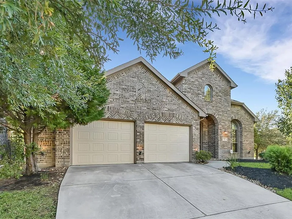 2 Maitland Ct