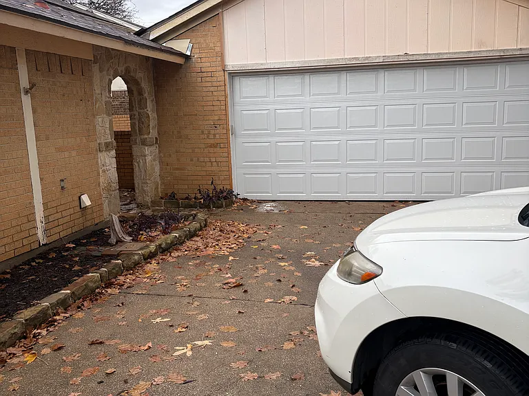 1110 Paluxy Ct — Photo 3