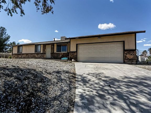 3rd image of 16298 Pepper Tree Dr