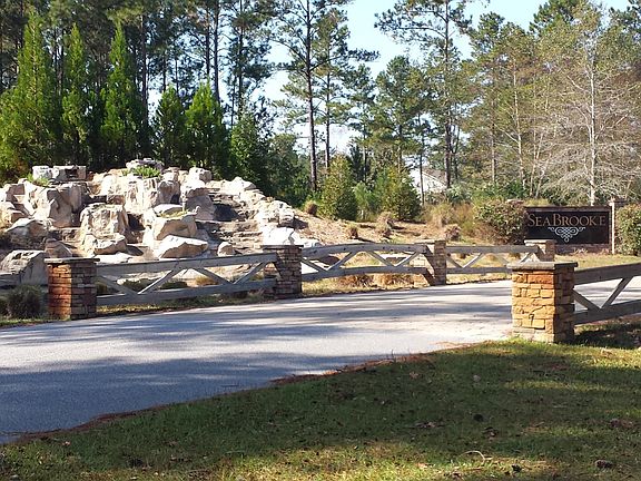 2nd image of 8130 E Highcroft Drive