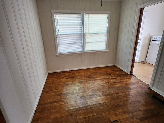 5th image of 705 Jackson Blvd