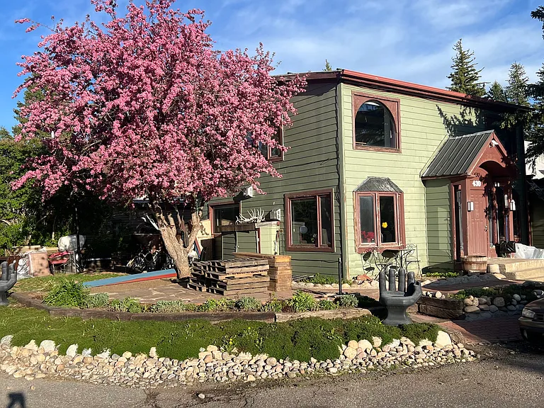 430 Laurel St — Photo 18