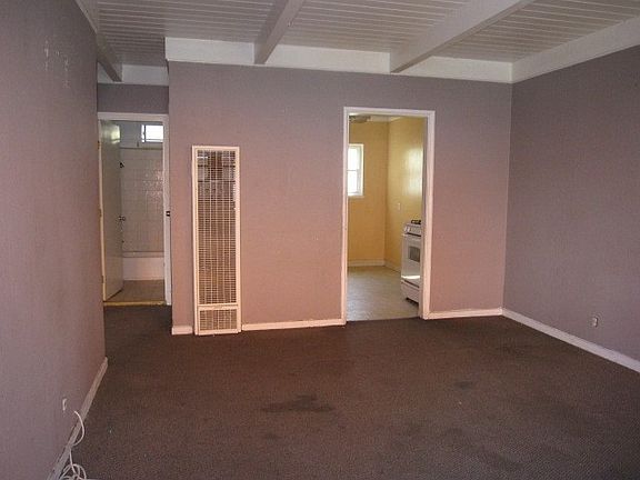 5th image of 2872 Westmoreland Ave