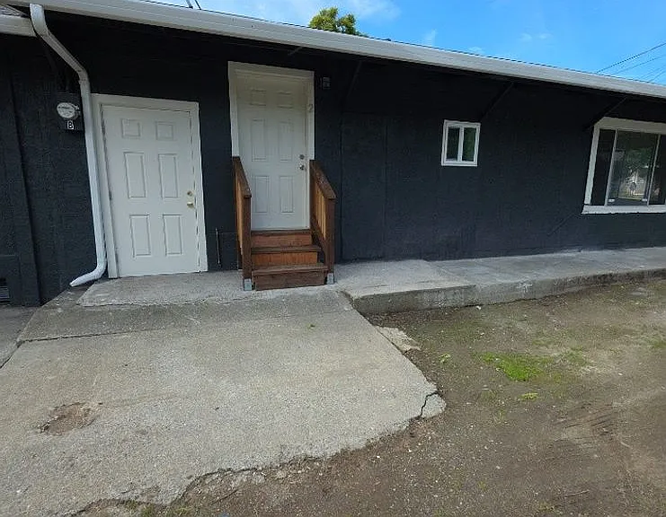 13451 Lakeshore Dr — Photo 9